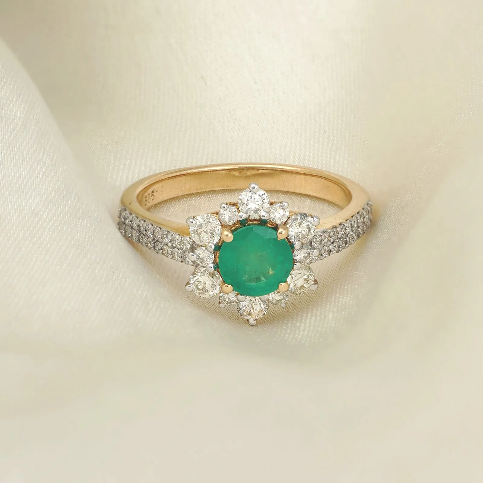 Amor Emerald Ring