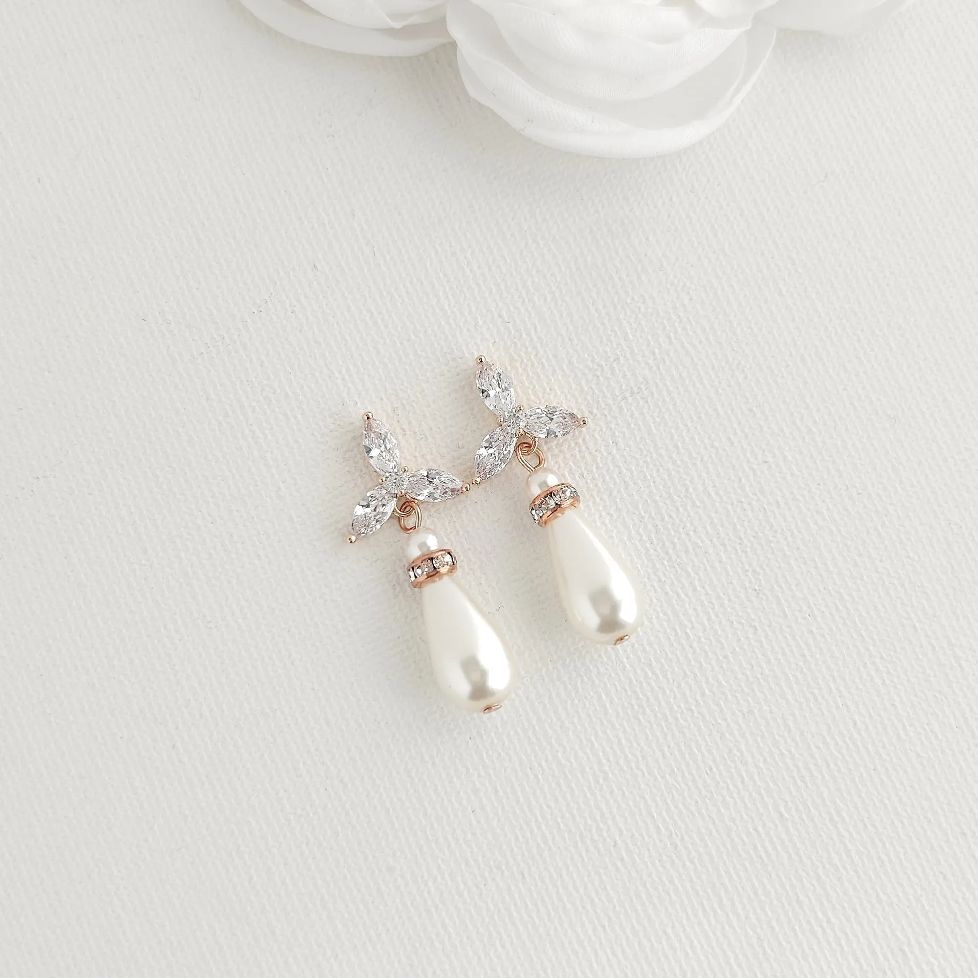 Flower Pearl Earrings for Brides- Flora